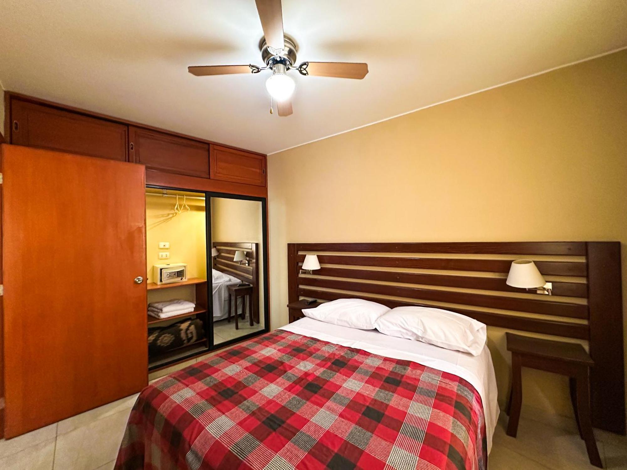 Apart Hotel El Canaveral Чинча-Альта Экстерьер фото